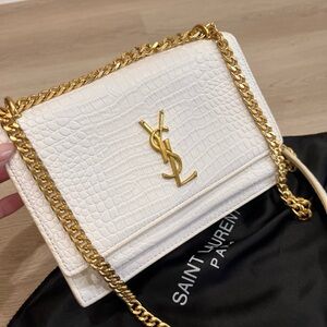 Elegant White Crossbody Bag with Gold Chain